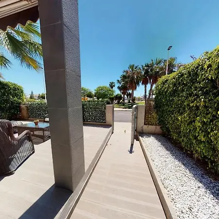 Erdgeschosswohnung In Punta Prima דירה