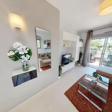Διαμέρισμα Erdgeschosswohnung In Punta Prima *